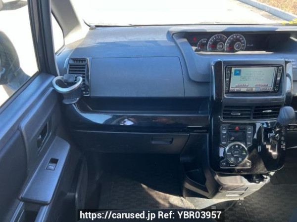 Used 2011 AT toyota noah ZRR70G Image[17]