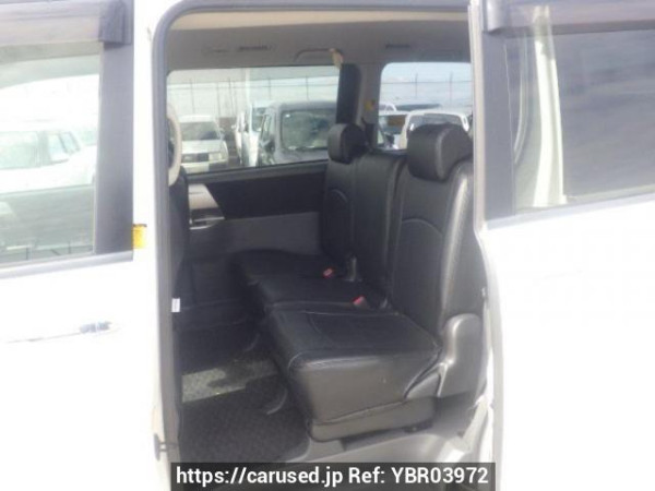 Used 2010 AT toyota voxy ZRR70W Image[14]