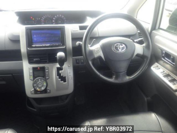 Used 2010 AT toyota voxy ZRR70W Image[19]