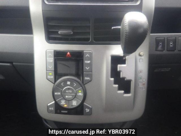 Used 2010 AT toyota voxy ZRR70W Image[24]