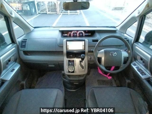 Used 2009 AT toyota noah ZRR70W Image[18]