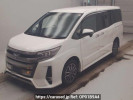 Toyota Noah ZRR85W