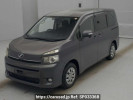 Toyota Voxy ZRR70G