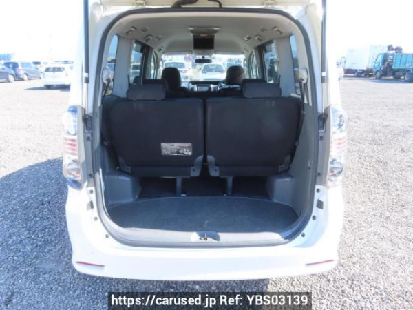 Used 2007 AT toyota voxy ZRR70W Image[8]
