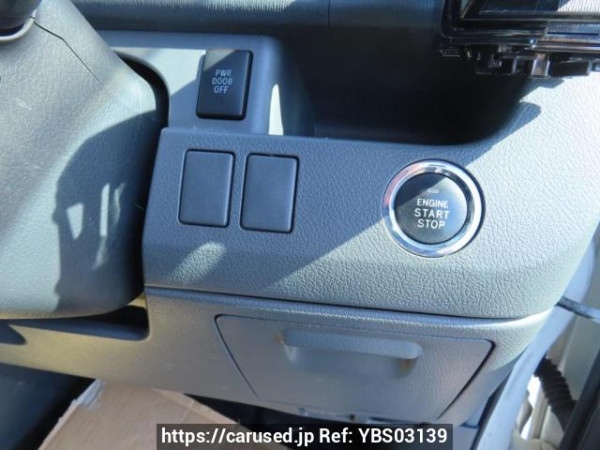 Used 2007 AT toyota voxy ZRR70W Image[35]