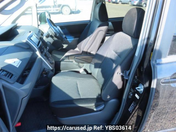 Used 2007 AT toyota noah ZRR75W Image[16]