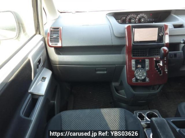 Used 2007 AT toyota noah ZRR70W Image[20]