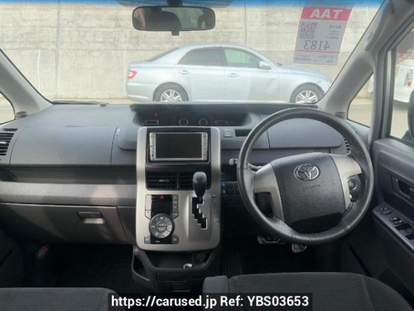 Used 2007 AT toyota noah ZRR70G Image[12]