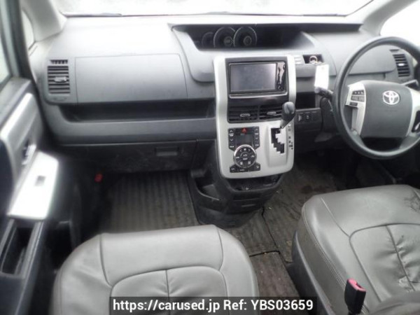 Used 2011 AT toyota noah ZRR70G Image[14]