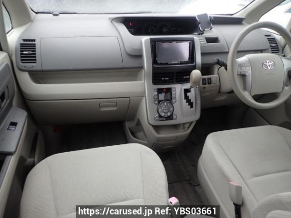 Used 2009 AT toyota noah ZRR70G Image[14]