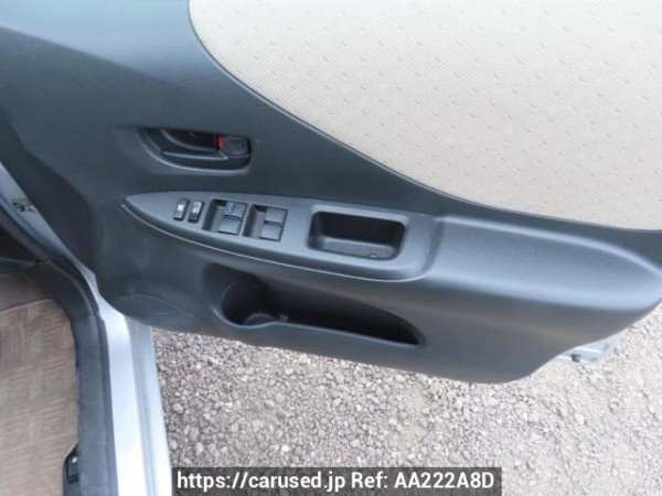 Used 2005 AT toyota ractis SCP100 Image[32]