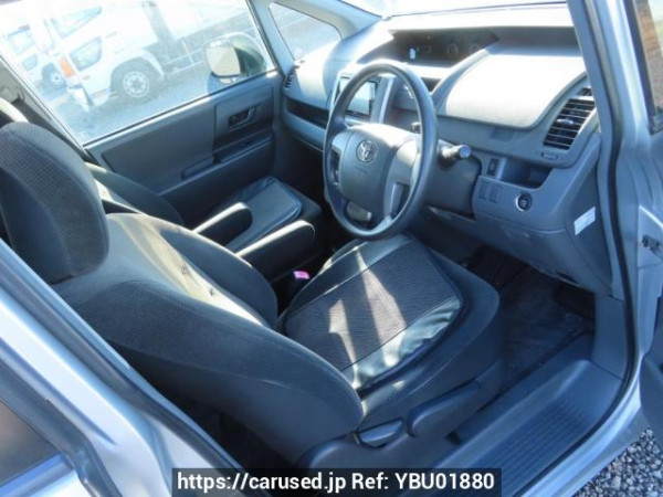 Used 2007 AT toyota noah ZRR70G Image[13]