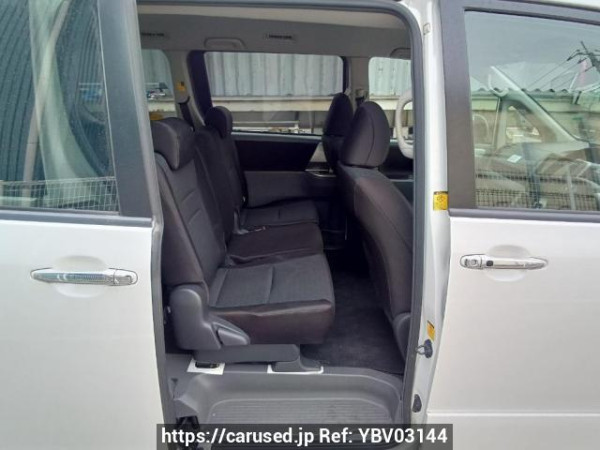 Used 2010 AT toyota voxy ZRR70W Image[15]