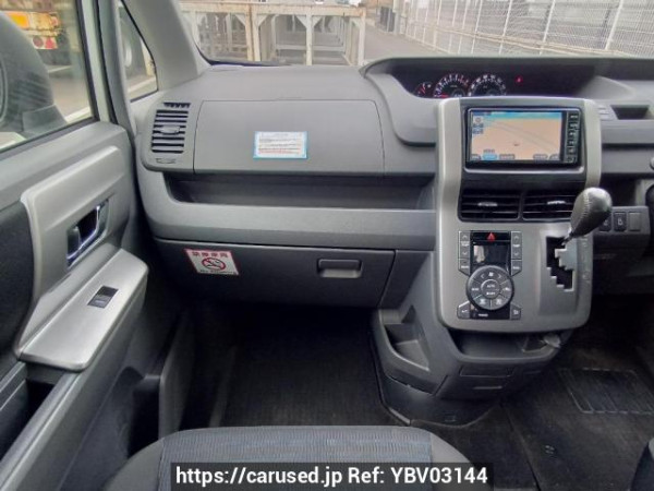Used 2010 AT toyota voxy ZRR70W Image[19]