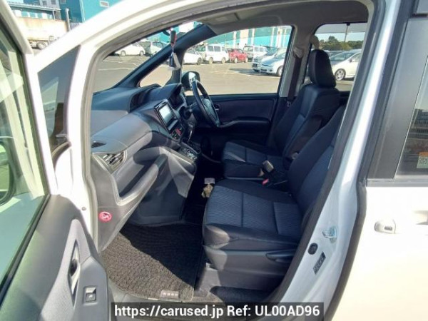 Used 2014 AT toyota noah ZRR85W Image[14]