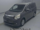 Toyota Noah ZRR70G
