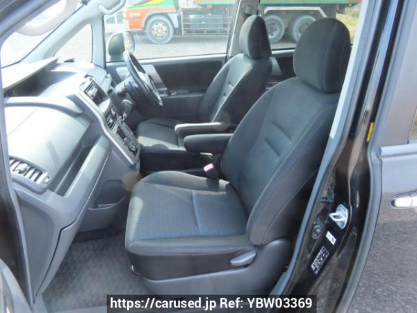 Used 2008 AT toyota voxy ZRR70W Image[17]