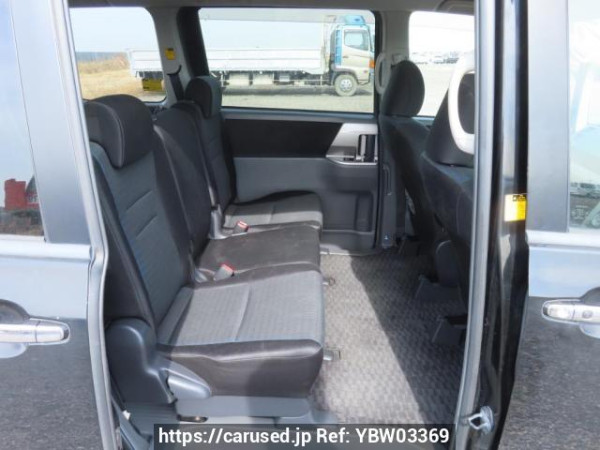 Used 2008 AT toyota voxy ZRR70W Image[18]