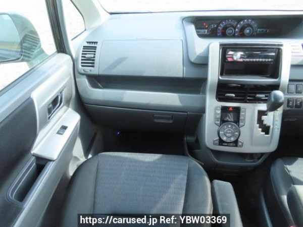 Used 2008 AT toyota voxy ZRR70W Image[24]