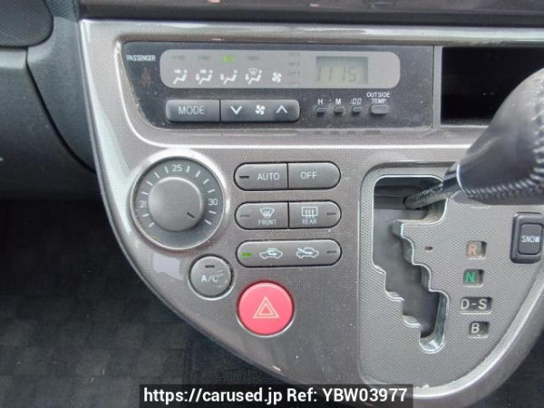 Used 2005 AT toyota wish ANE10G Image[24]