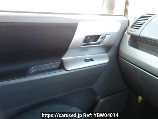 Used 2009 AT toyota voxy ZRR70W Image[32]