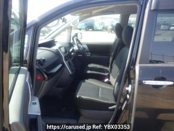 Used 2009 AT toyota voxy ZRR75W Image[11]