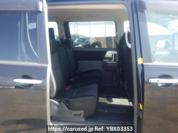 Used 2009 AT toyota voxy ZRR75W Image[12]