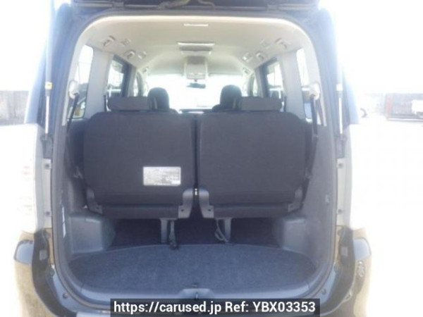 Used 2009 AT toyota voxy ZRR75W Image[15]