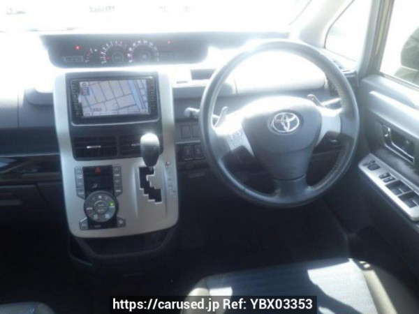 Used 2009 AT toyota voxy ZRR75W Image[16]