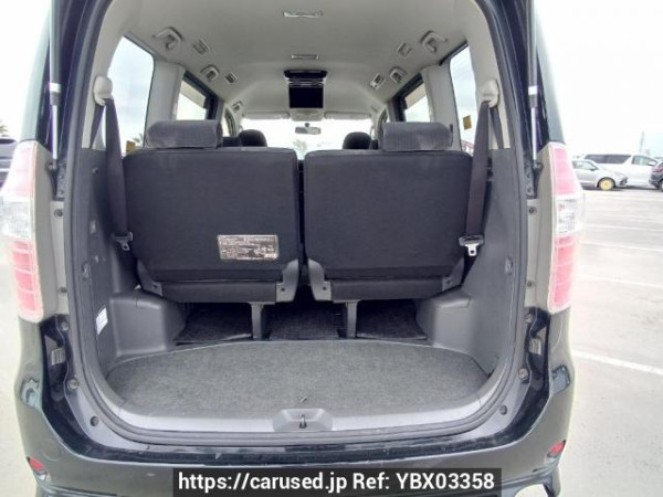 Used 2007 AT toyota noah ZRR70G Image[8]