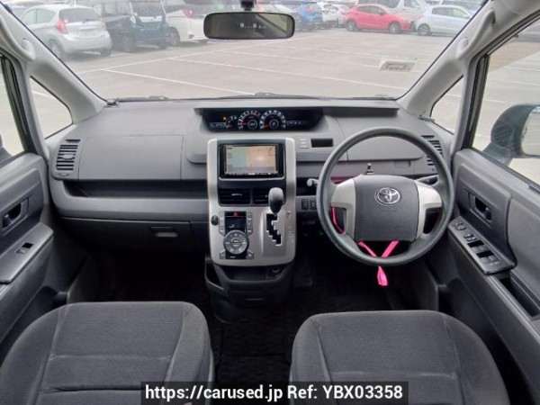 Used 2007 AT toyota noah ZRR70G Image[20]