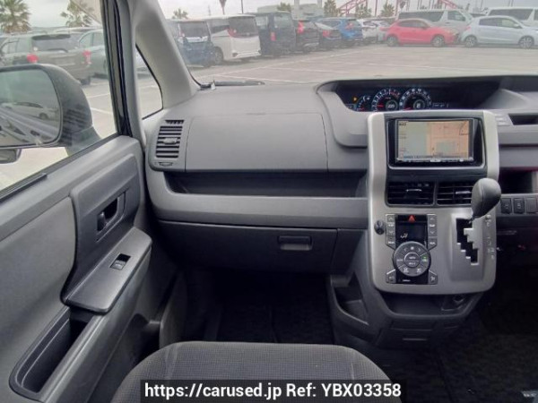 Used 2007 AT toyota noah ZRR70G Image[21]