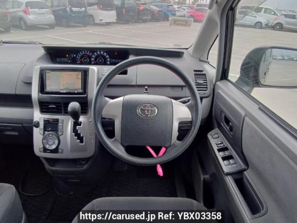 Used 2007 AT toyota noah ZRR70G Image[22]
