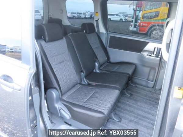 Used 2007 AT toyota noah ZRR70W Image[19]