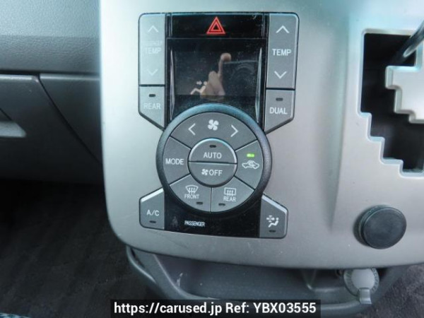 Used 2007 AT toyota noah ZRR70W Image[31]