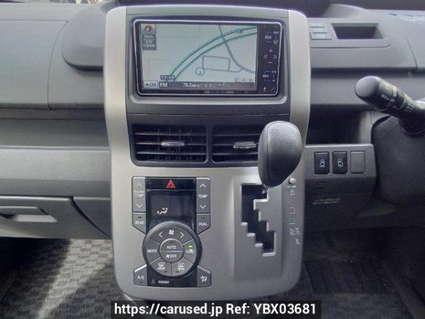 Used 2009 AT toyota noah ZRR70G Image[22]