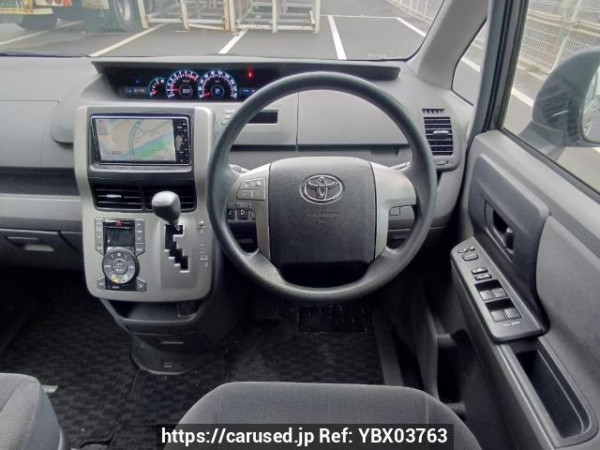 Used 2010 AT toyota noah ZRR70G Image[20]