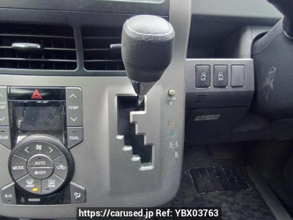 Used 2010 AT toyota noah ZRR70G Image[26]