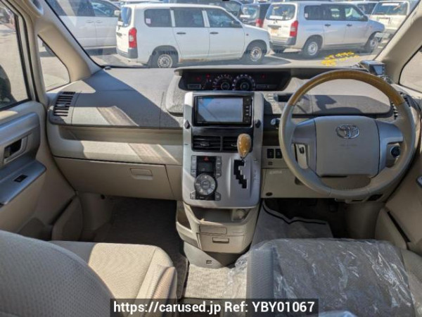 Used 2009 AT toyota noah ZRR70W Image[16]