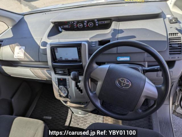 Used 2008 AT toyota noah ZRR70G Image[19]