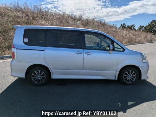 Used 2007 AT toyota noah ZRR70W Image[7]