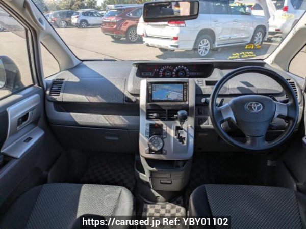 Used 2007 AT toyota noah ZRR70W Image[16]