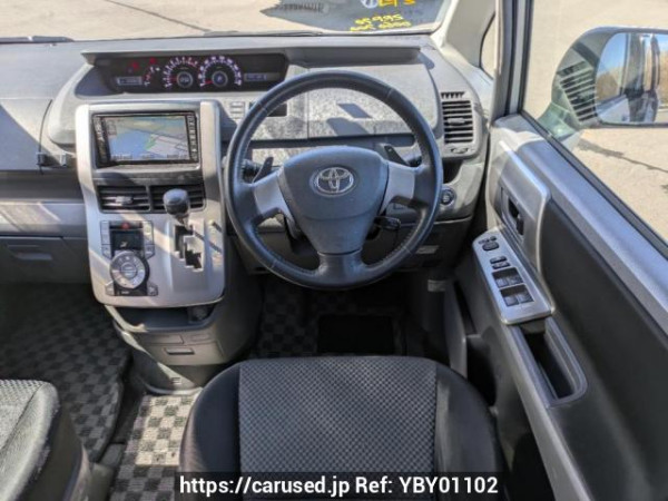 Used 2007 AT toyota noah ZRR70W Image[18]