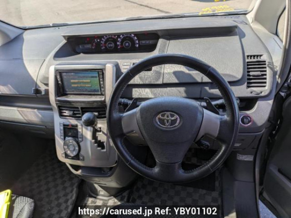 Used 2007 AT toyota noah ZRR70W Image[19]