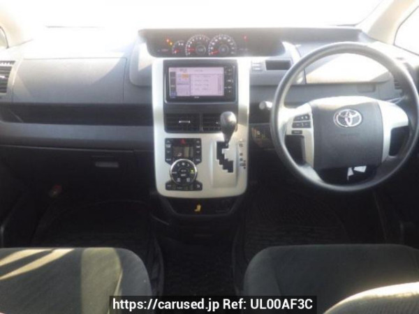 Used 2013 AT toyota noah ZRR70G Image[18]