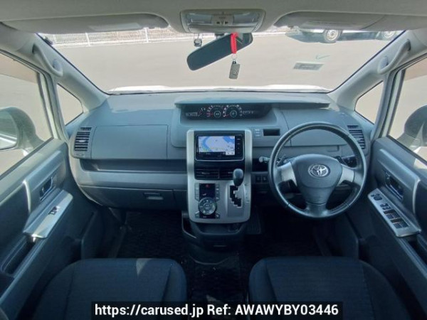 Used 2009 AT toyota voxy ZRR70W Image[17]