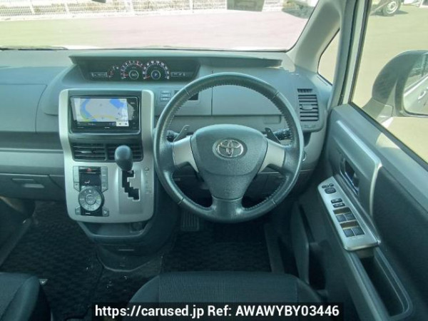 Used 2009 AT toyota voxy ZRR70W Image[19]