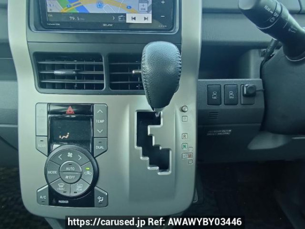 Used 2009 AT toyota voxy ZRR70W Image[22]