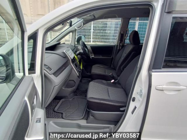 Used 2007 AT toyota noah ZRR70W Image[14]