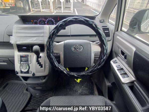 Used 2007 AT toyota noah ZRR70W Image[20]